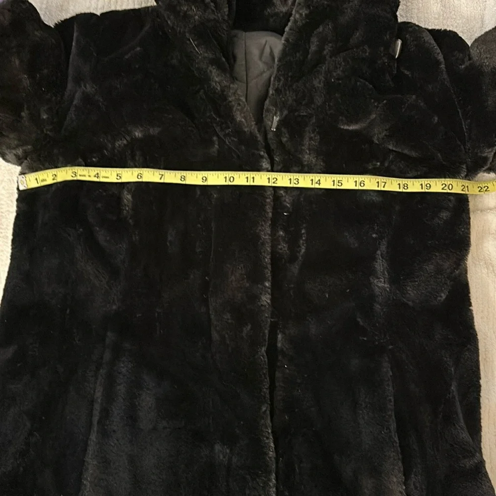 Luxurious Black Faux Fur Coat - Picture 14 of 17